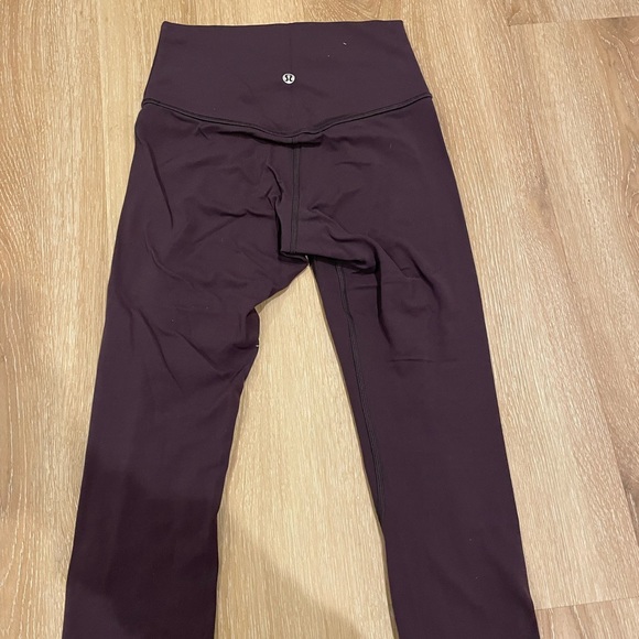 Lululemon align high rise crop 21’ - Picture 2 of 5